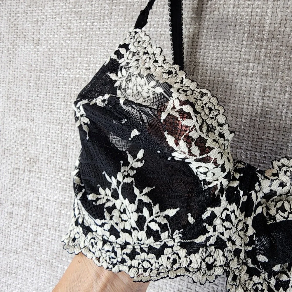 Wacoal Embrace Lace Underwire Bra 65191 Womens 36DD Black Cream Floral